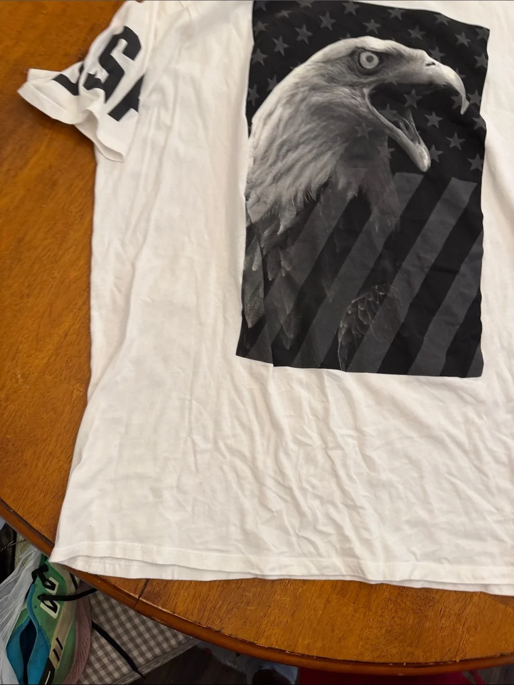 Nike White Short Sleeve Tee with Black Eagle Graphic xxl